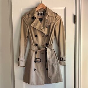 Burberry Sandringham Double-Breasted Trench Coat